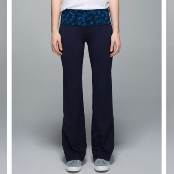 Lululemon Groove Pant II Roll Down Flare Legging Size 2 - Picture 1 of 5